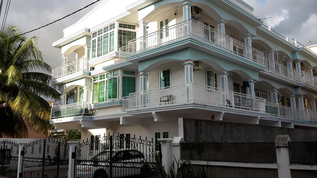 Residence Lasenza Apartment Flic en Flac ภายนอก รูปภาพ